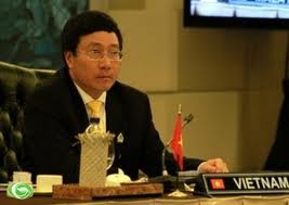 ท่านฝ่ามบิ่นห์มินห์อวยพรตรุษเต็ตท่านหยางเฉียฉือสมาชิกคณะรัฐมนตรีจีน